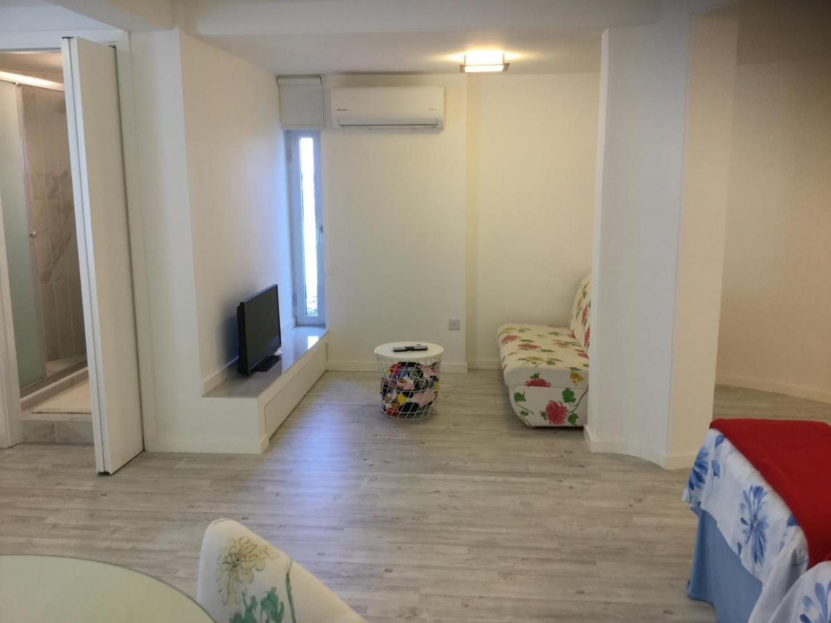 Red Cozy Stay Limassol Zewnętrze zdjęcie