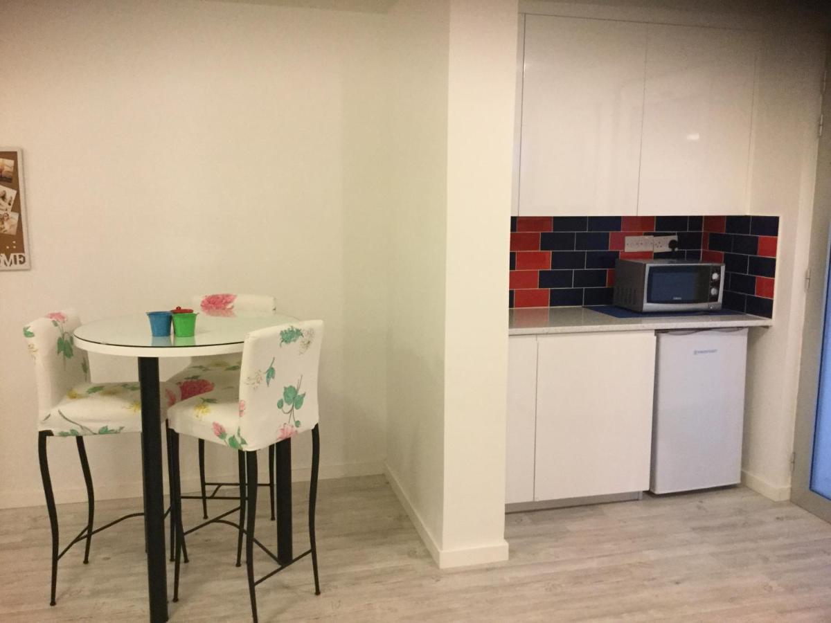Red Cozy Stay Limassol Zewnętrze zdjęcie